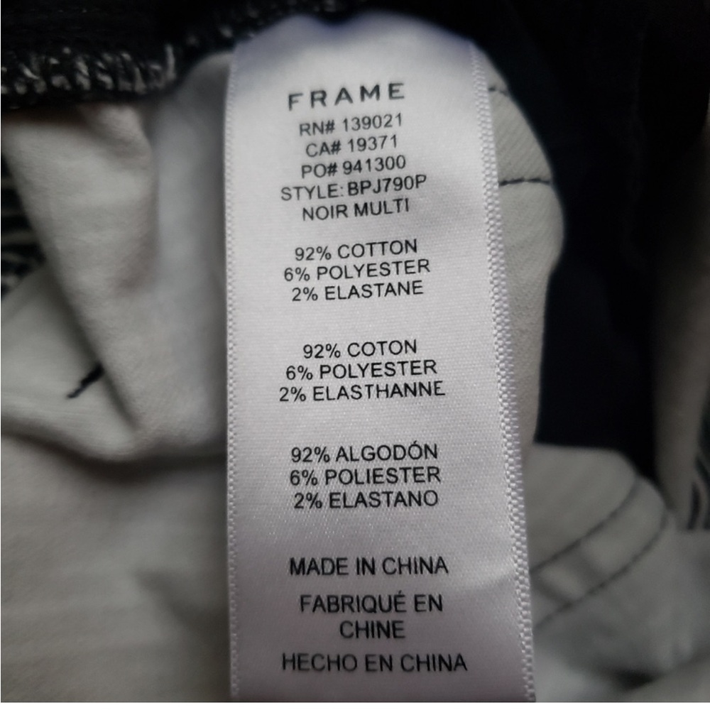 Frame Denim Pleated Pegged Jeans - Picture 5 of 12